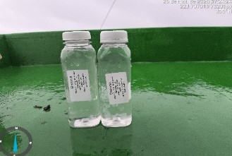 Frascos de amostras de água